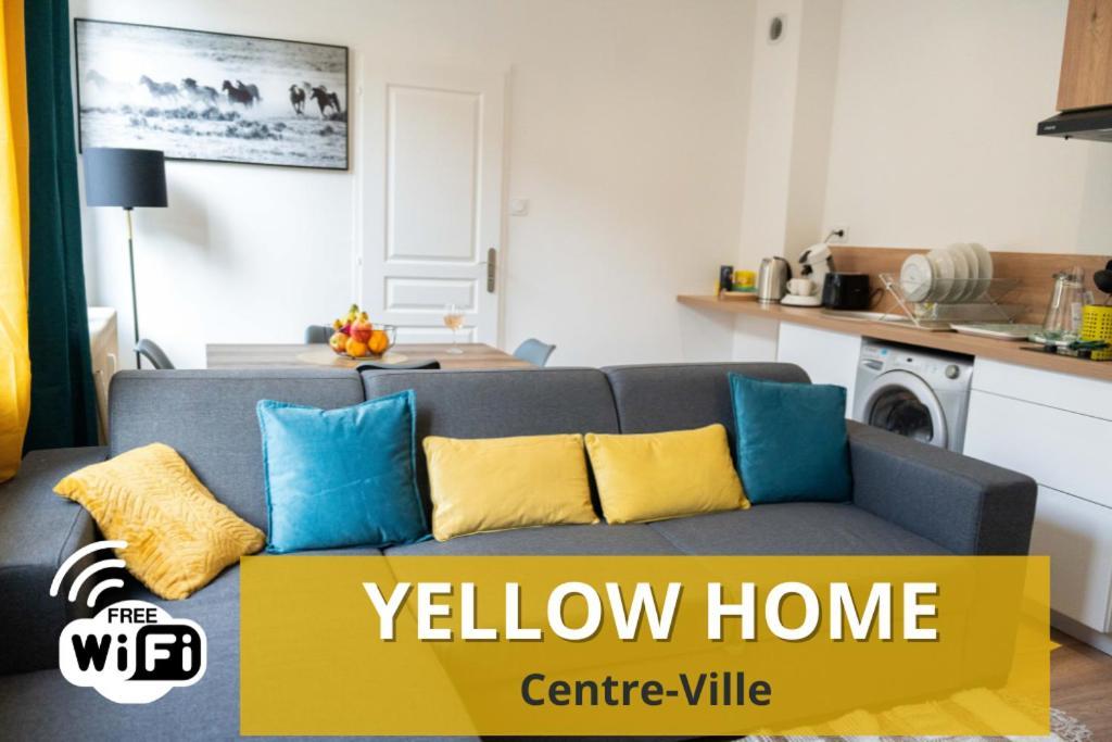 Yellow Home Fougeres Exterior photo